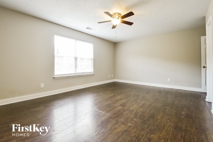 Building Photo - 44 Glenmaura Way NW