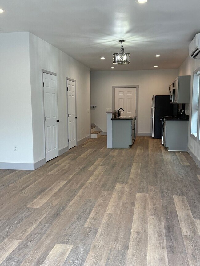 Building Photo - Newly Built 2 Bedroom 2.5 Bath