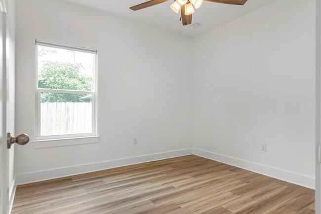 Building Photo - 3278 Bernath Dr