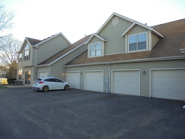 Building Photo - 736 Big Timber Dr