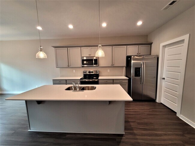 Building Photo - Home for Rent in New Market, AL!!! Available to View with 48 Hours Notice!