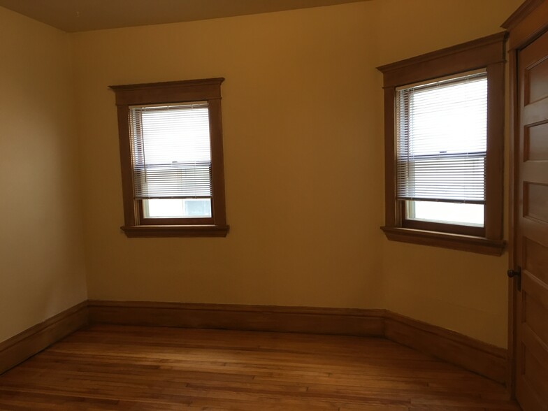 Bedroom 2 - 832 Jenifer St