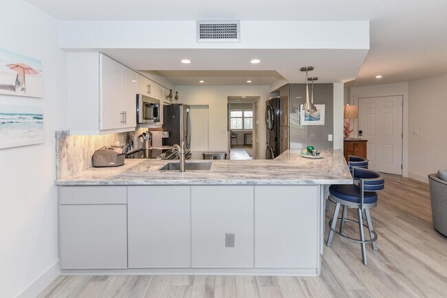 Building Photo - 1605 S US Hwy 1