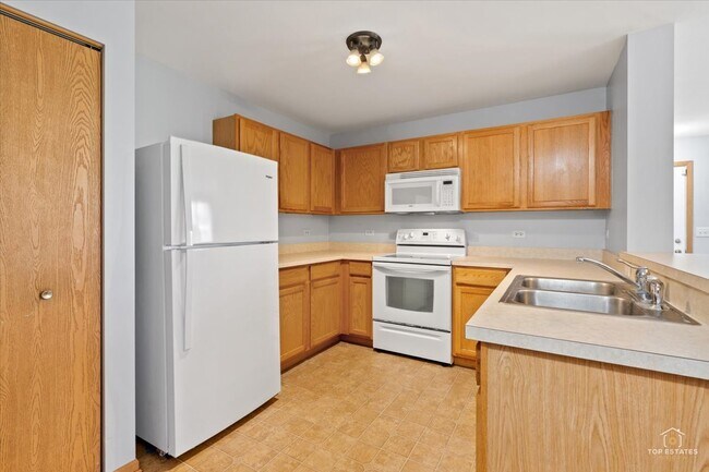 Building Photo - 1515 Silverstone Dr