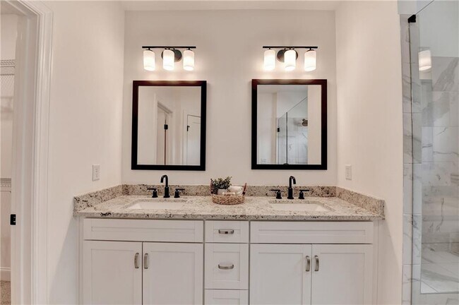 Building Photo - 6892 Roswell Rd NE