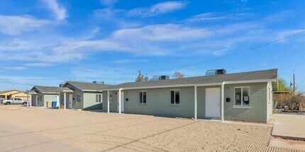 Building Photo - Newly Renovated 2 Bedroom, 1 Bath, with St...