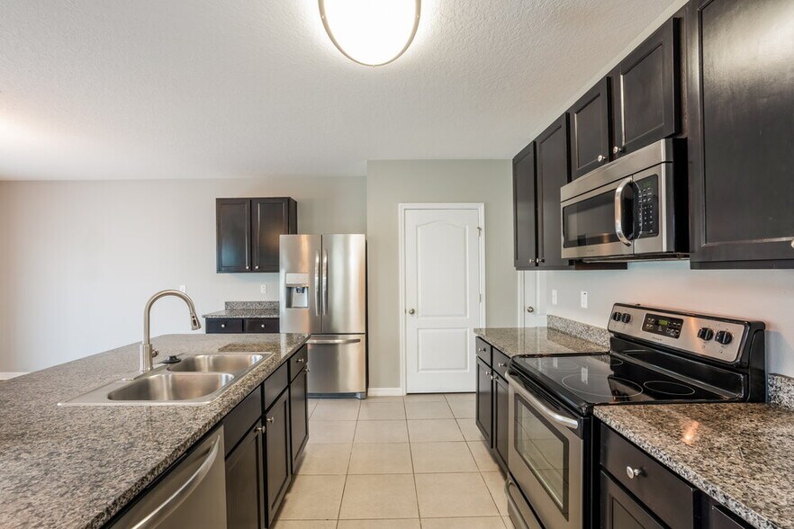 Building Photo - 1809 Greenwood Valley Dr