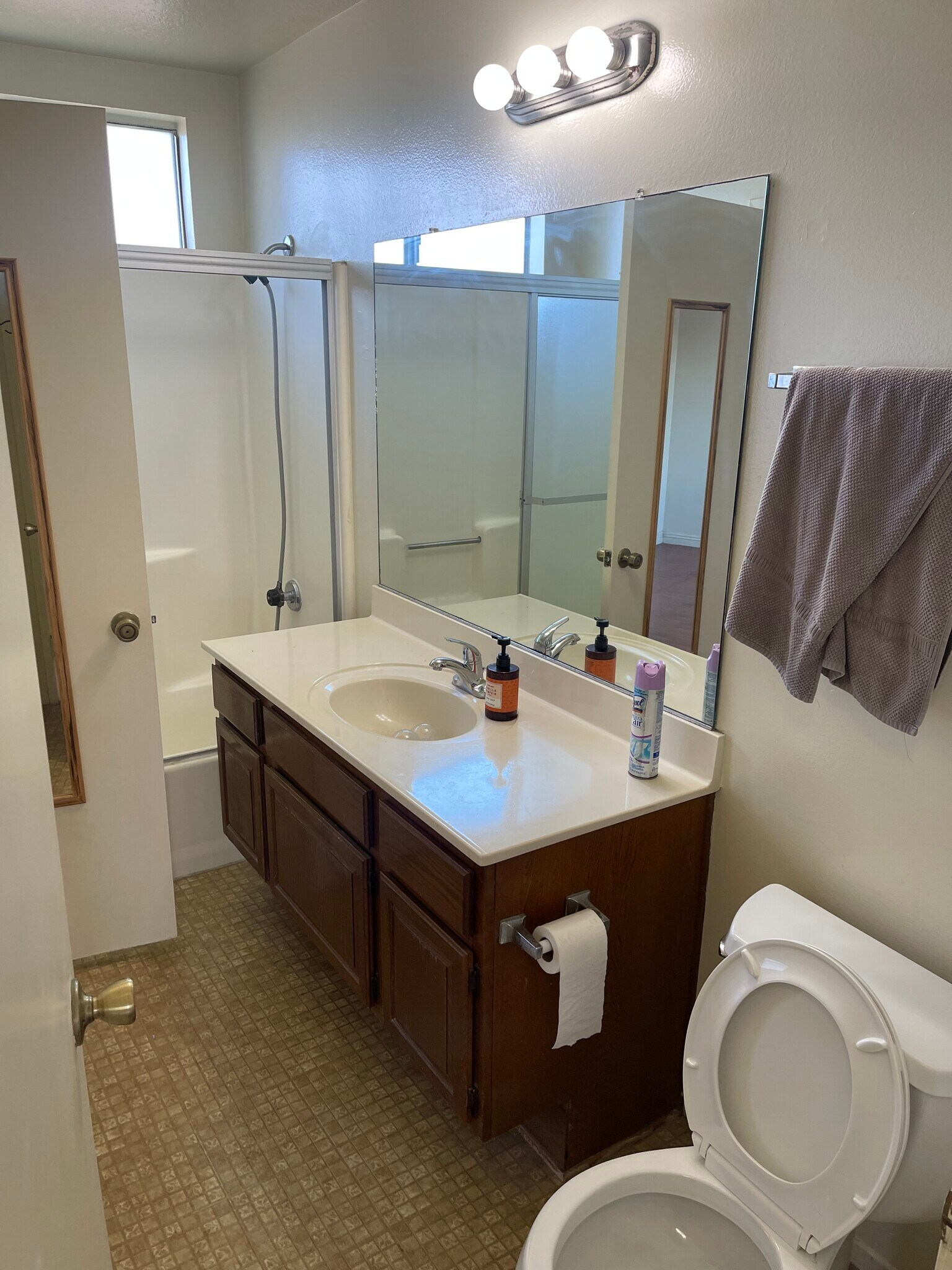 East Bathroom - 4506 W 172nd St