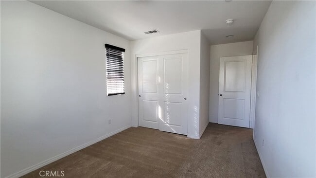 Building Photo - 89 Linden Ln