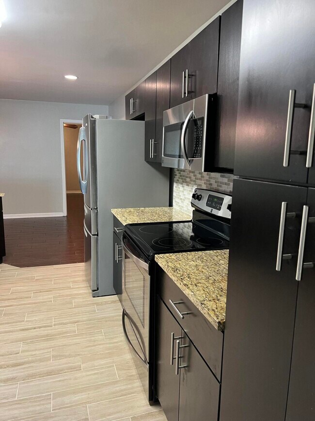 Building Photo - 16 Mariners Ln