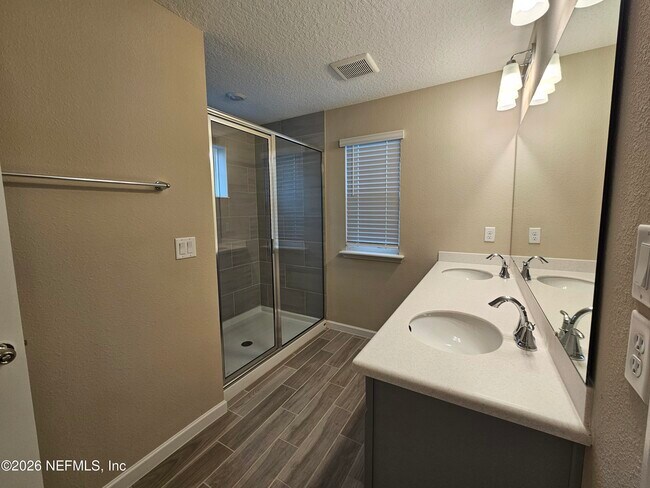 Building Photo - 10330 Alder Creek Ln