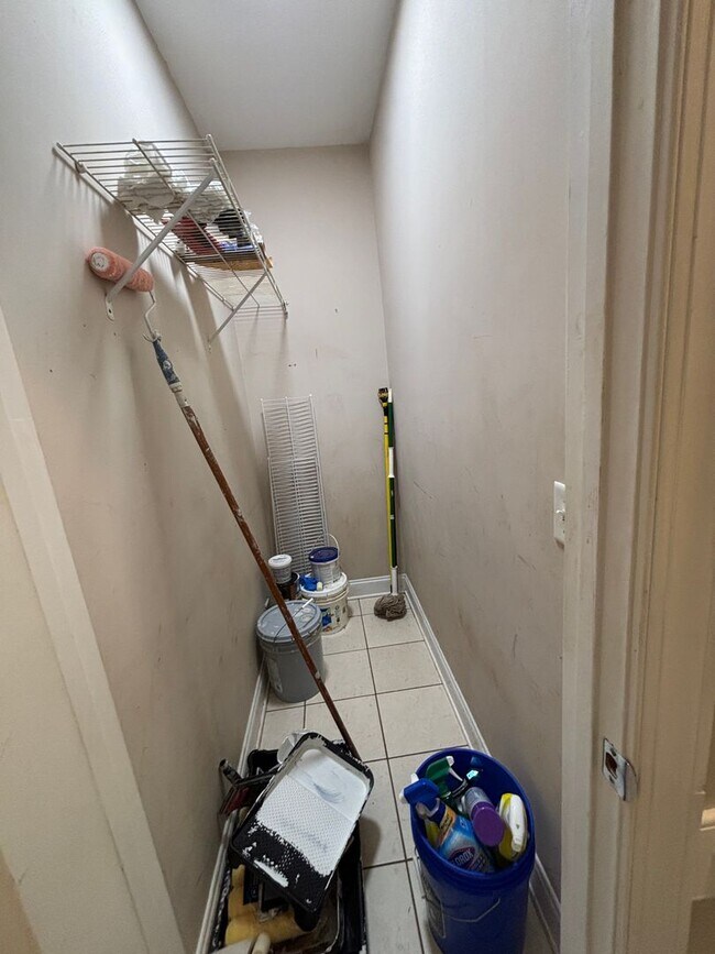 Building Photo - 522 Saint Helene Ct