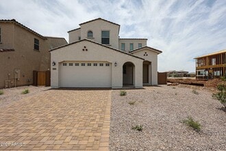 Building Photo - 7695 W Smoketree Dr