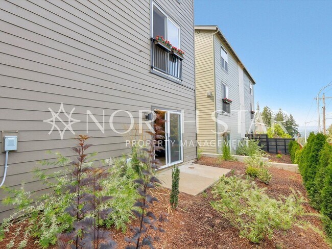 Building Photo - 8898-8898 Serenity Ter