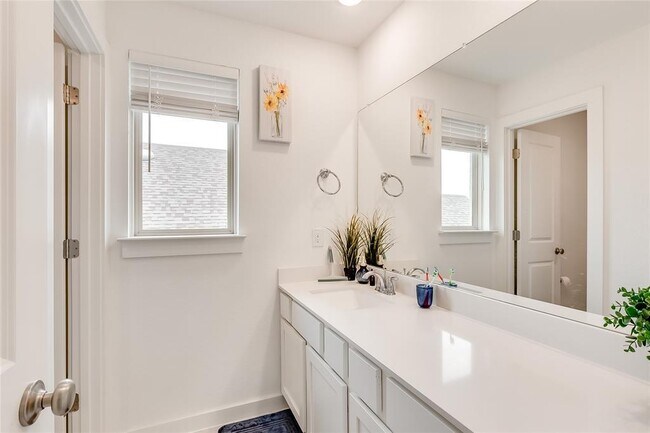 Building Photo - 833 Whitetail Dr
