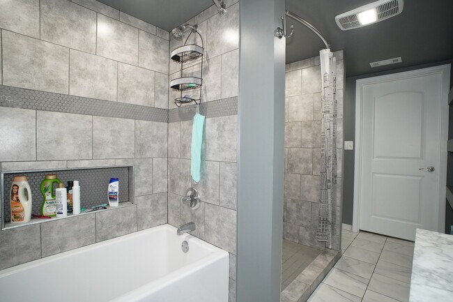 Building Photo - 6092 Cleveland St