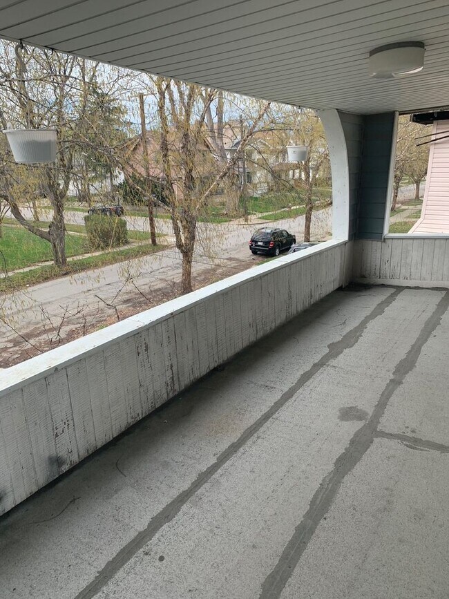 Building Photo - 3395- 3397 W. 100th