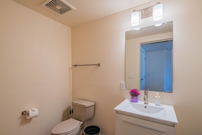 Building Photo - 44 W Monroe St