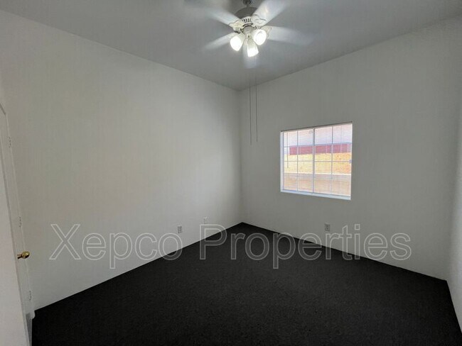 Building Photo - 53750 Avenida Alvarado