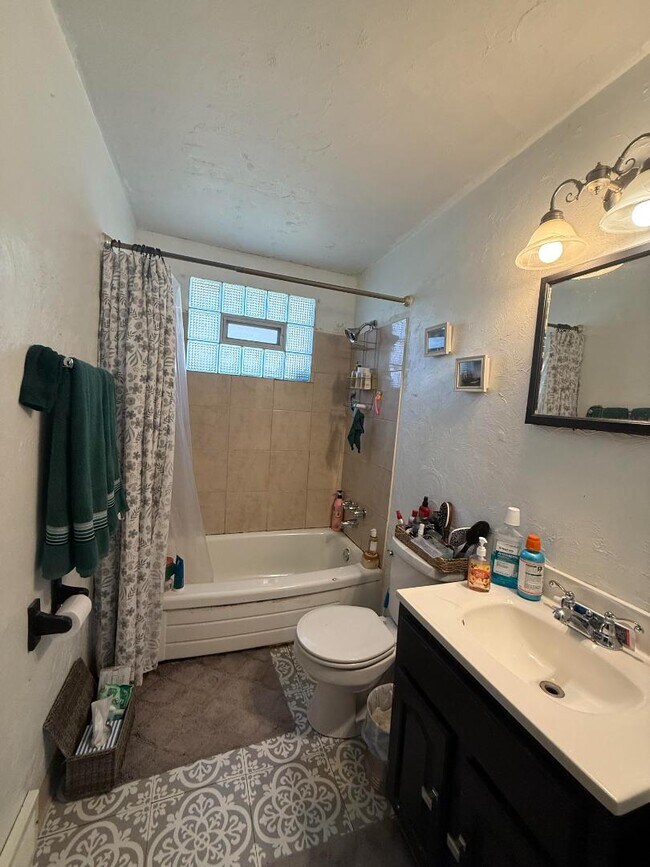 Building Photo - 29 Samoa Dr