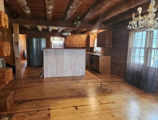 Building Photo - FOR LEASE!!!!!!!!!!