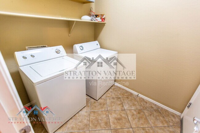 Building Photo - 3522 S 81st Dr