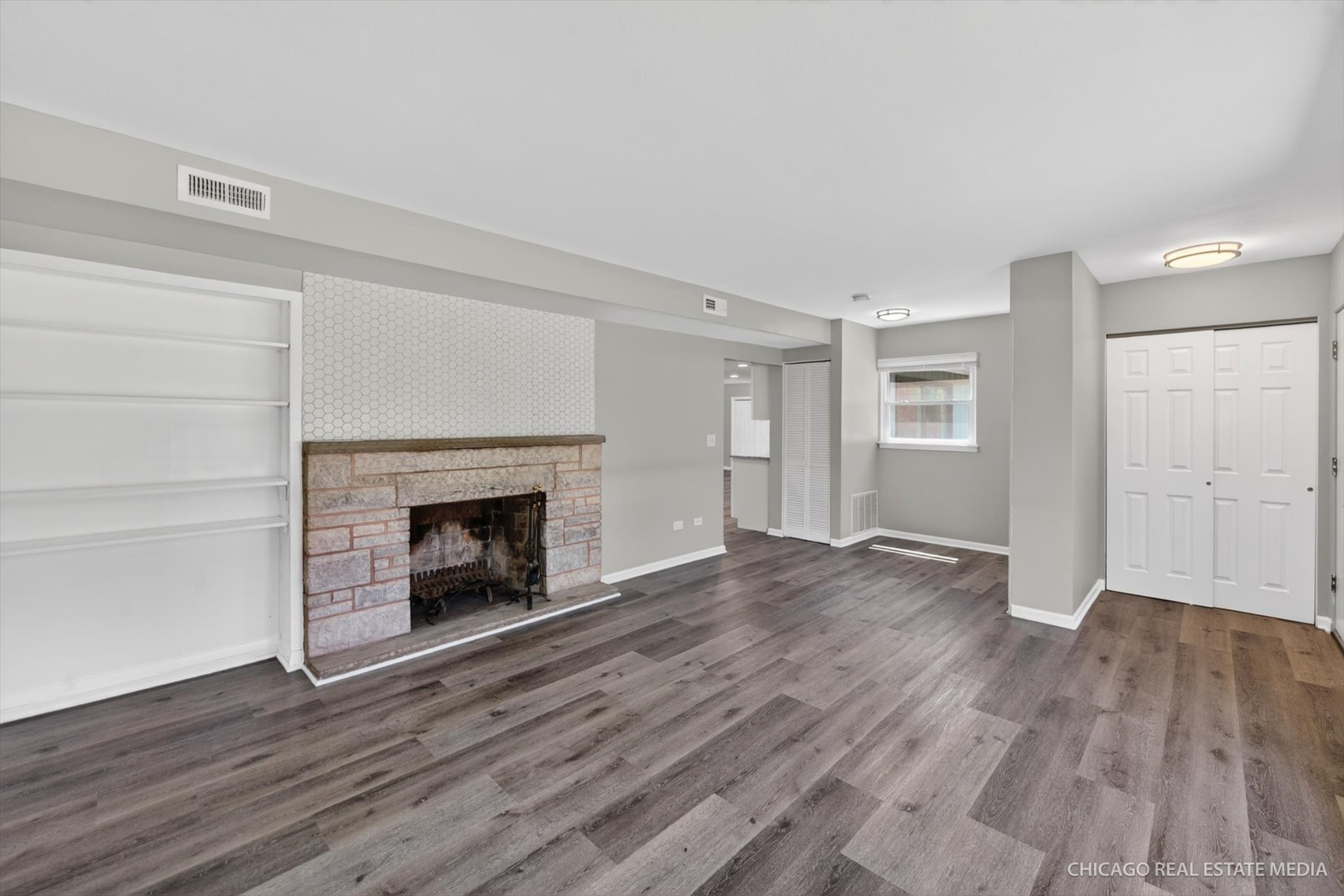Building Photo - 41557 N Illinois St