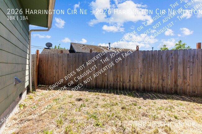 Building Photo - 2026 Harrington Cir NE