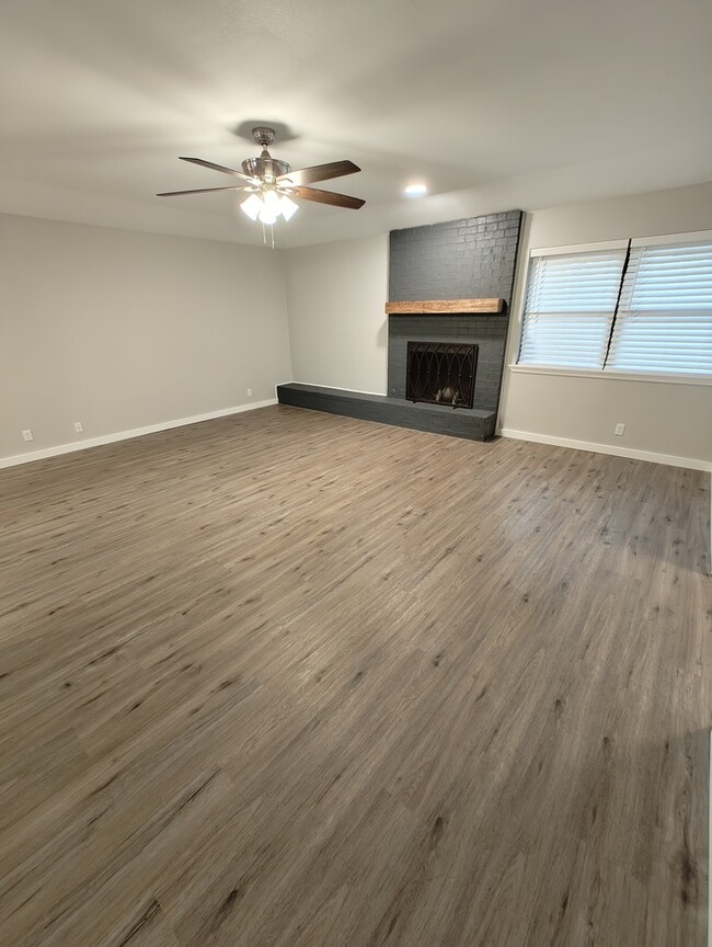 Building Photo - 2404 Northtown Ct