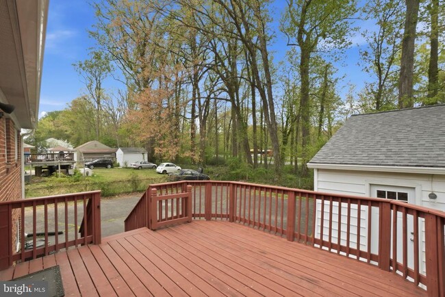 Building Photo - 7414 Jervis St