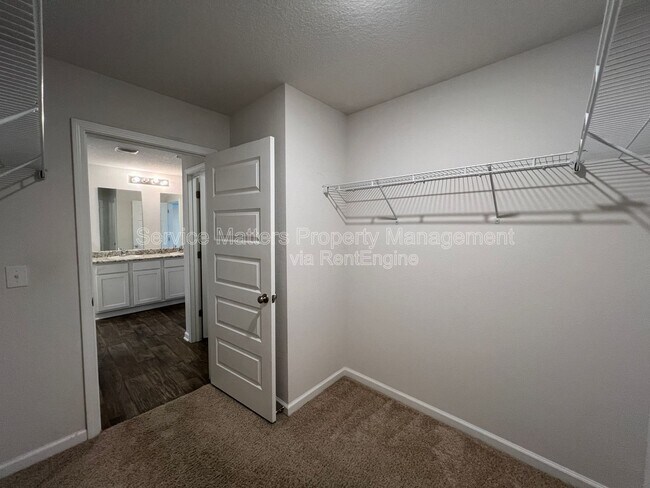 Building Photo - 5740 Guinevere Ln