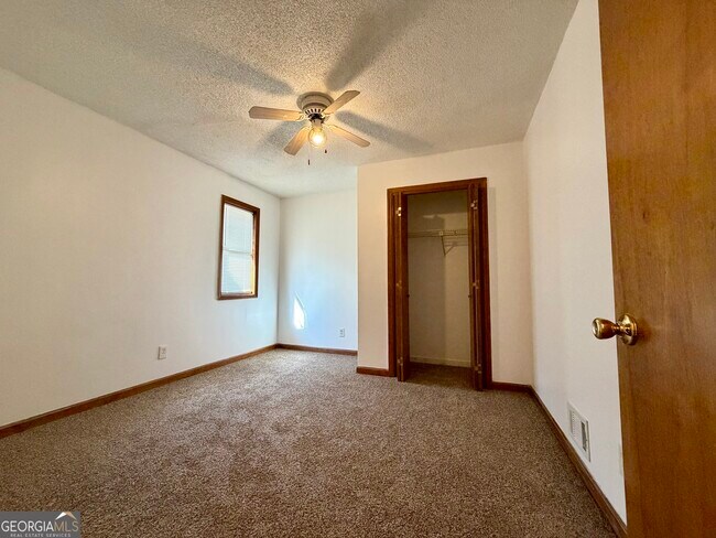 Building Photo - 6206 Westridge Trce