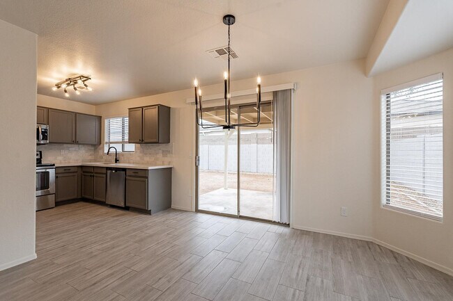Building Photo - 338 N 152nd Dr