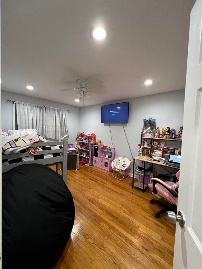 Building Photo - 3586 John F. Kennedy Blvd