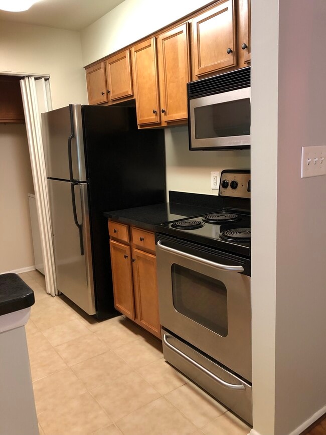 Building Photo - 11706 Olde English Dr