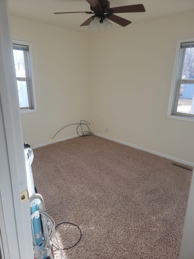 Building Photo - 22659 Old Hwy 169