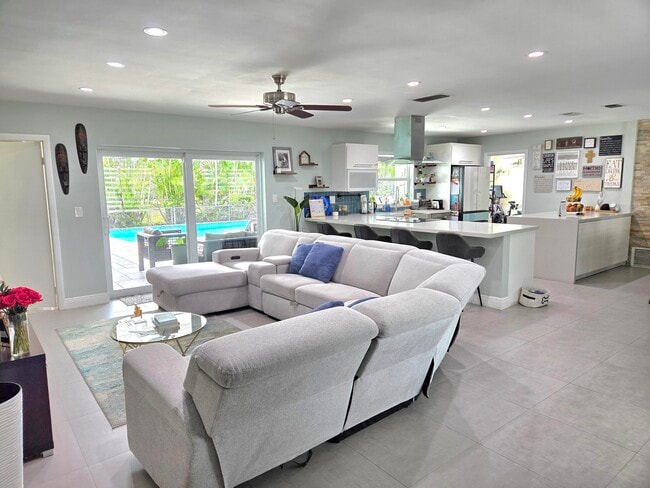 Building Photo - 8730 NW 17th Ct