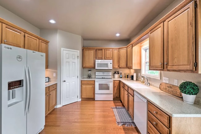 Building Photo - 3 Hoyer Ln