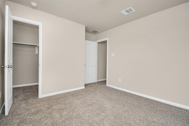 Building Photo - 2260 Raider Dr