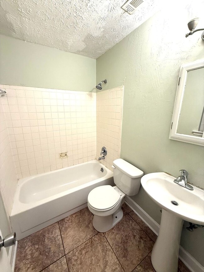 Building Photo - ** 3 Bed 2 Bath House located off Woodley road** Call 334-366-9198 to schedule a self tour