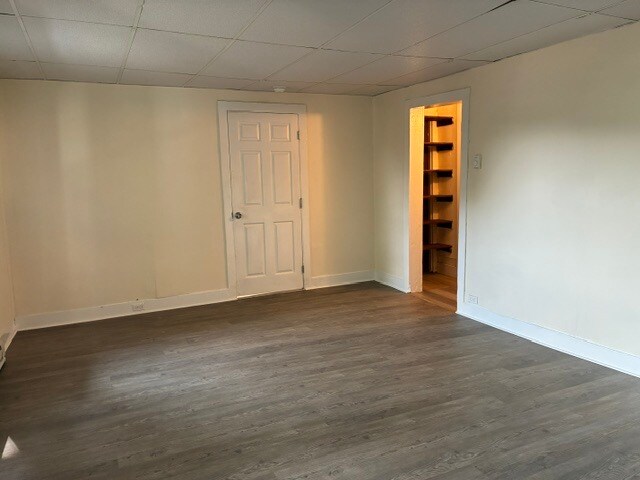 Building Photo - 13 Maple Ave