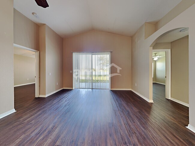 Building Photo - 12515 Lake Vista Dr