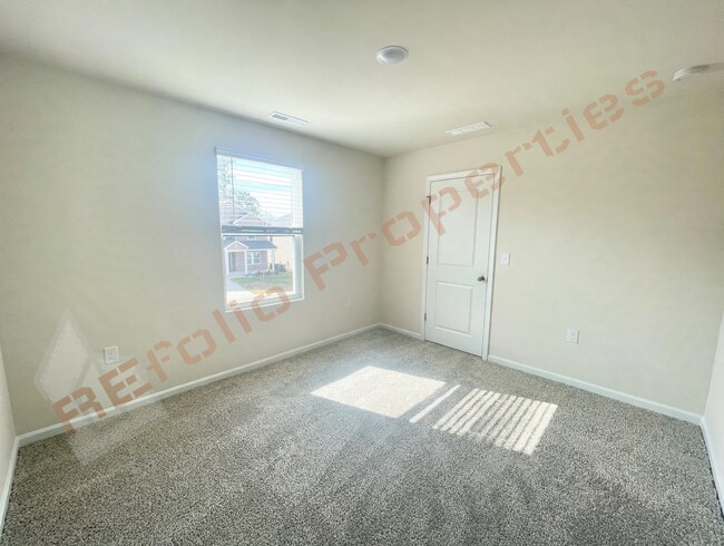 Building Photo - 127 Tourmaline Hl Dr