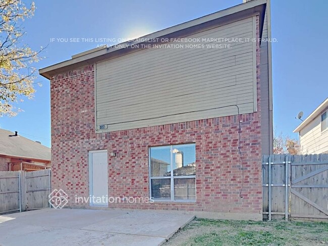 Building Photo - 1306 Deville Cir