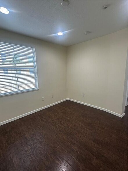 Building Photo - 3924 Passion Flower Rd