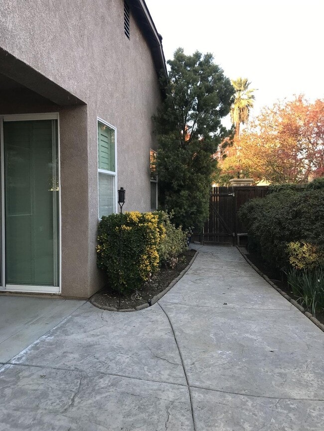Building Photo - 1790 Glen Oban Ln