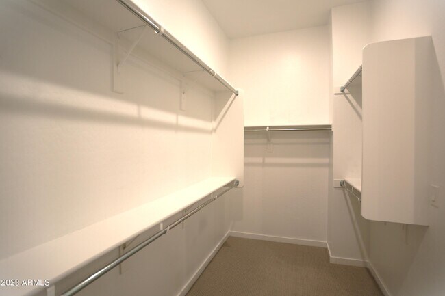 Building Photo - 1201 E Cherrywood Pl