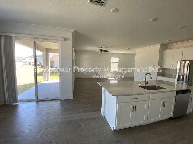 Building Photo - 7113 119th Ct E