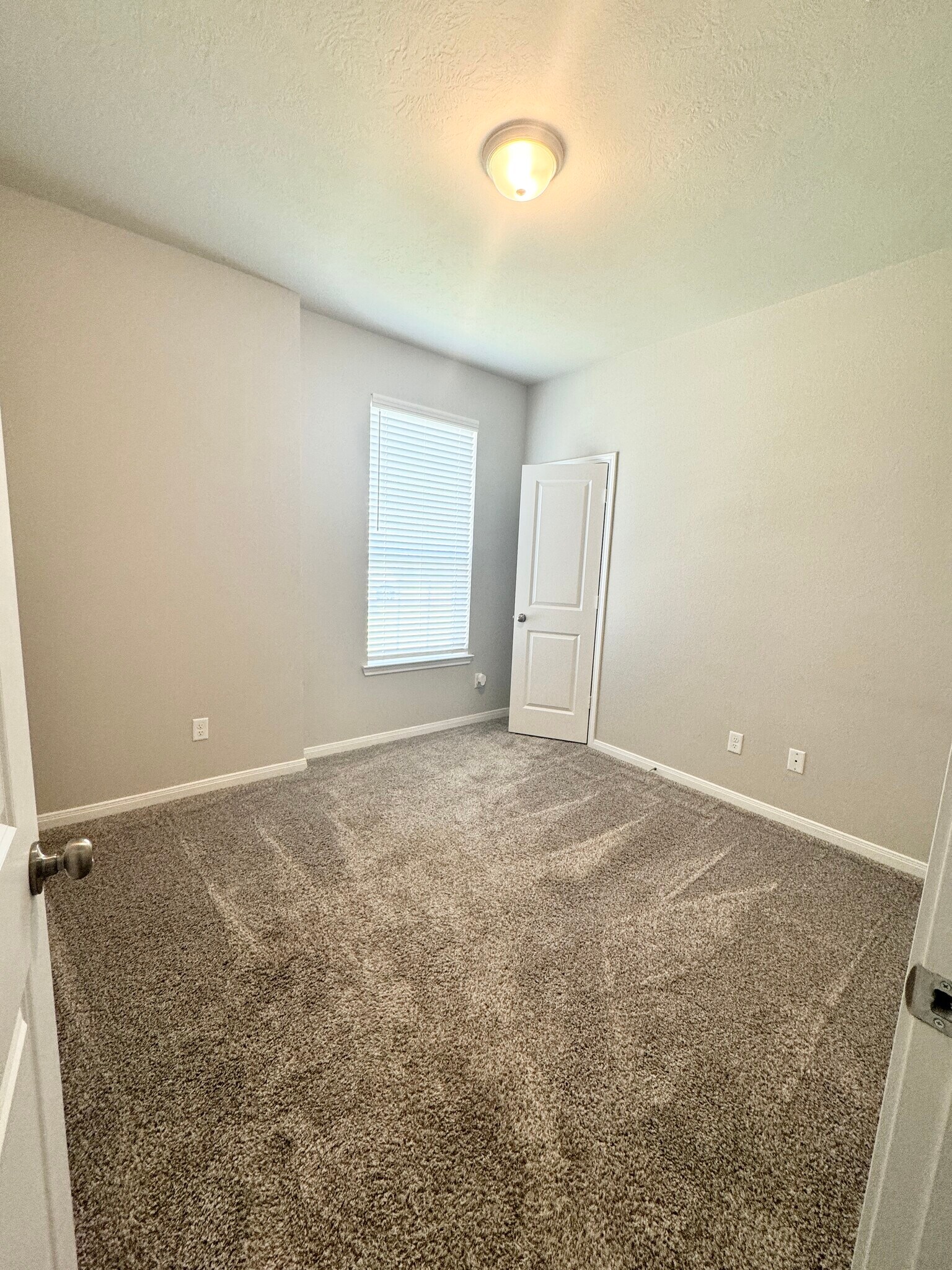 Building Photo - 1308 Kingsgate Dr