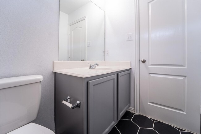 Building Photo - 2741 Sunlight Dr